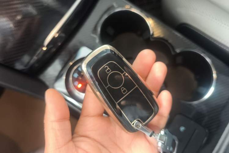 Used Ford Escape 2020 EcoBoost 245 Two-Wheel-Drive Titanium Edition Vehicle Key