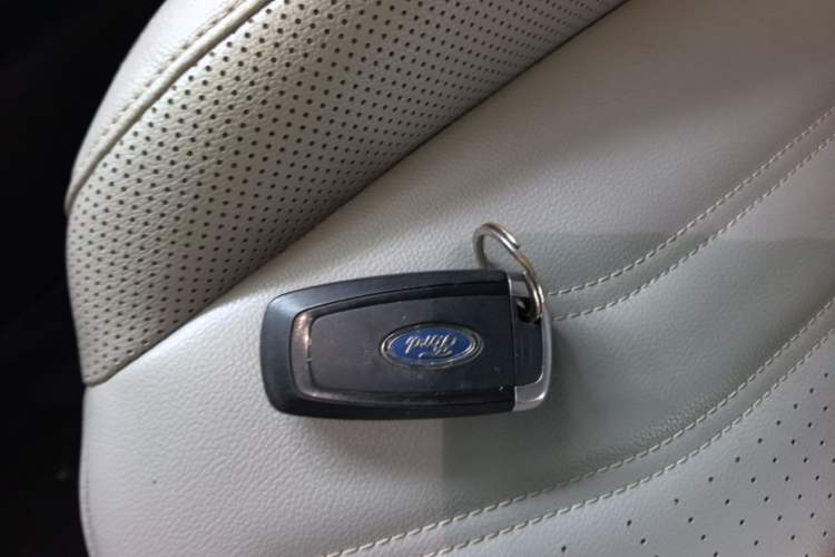 Used Ford Escape 2020 EcoBoost 245 Two-Wheel-Drive Titanium Edition Vehicle Key