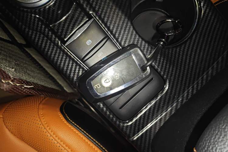 Used Ford Escape 2020 EcoBoost 245 Four-Wheel Drive Luxury Edition Vehicle Key