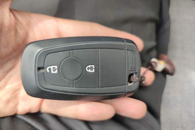 Used Ford Escape 2020 EcoBoost 245 Two-Wheel-Drive Titanium Edition Vehicle Key