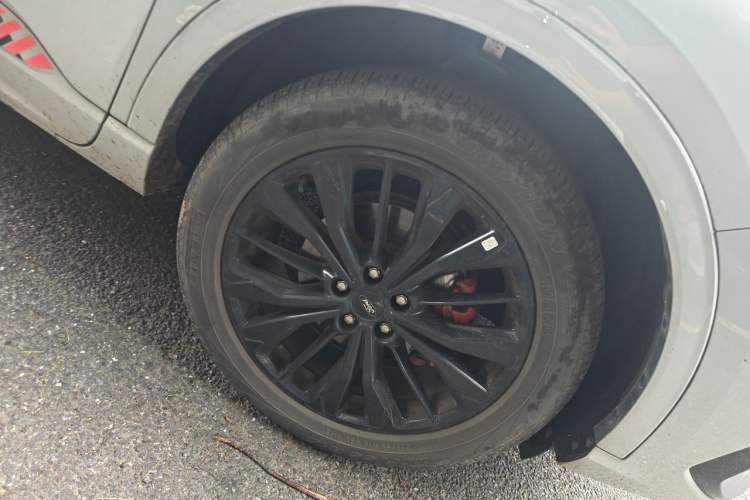 Used Ford Escape 2023 EcoBoost 245 Four-Wheel Drive ST-LINE Pro Trim Right Front Wheel Hub