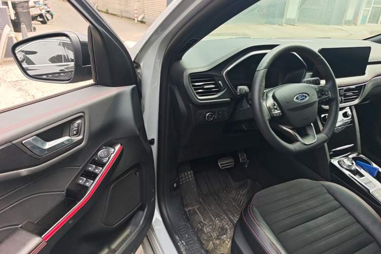 Used Ford Escape 2023 EcoBoost 245 Four-Wheel Drive ST-LINE Pro Trim Driver Seat