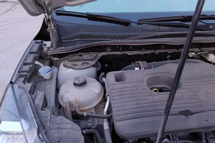 Used Ford Escape 2023 EcoBoost 245 Four-Wheel Drive ST-LINE Pro Trim Engine Bay Right
