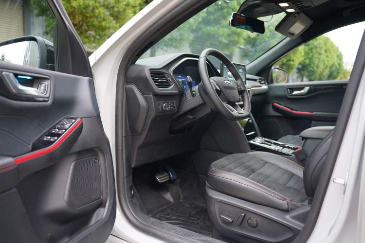 Used Ford Escape 2023 EcoBoost 245 Four-Wheel Drive ST-LINE Pro Trim Exterior 10