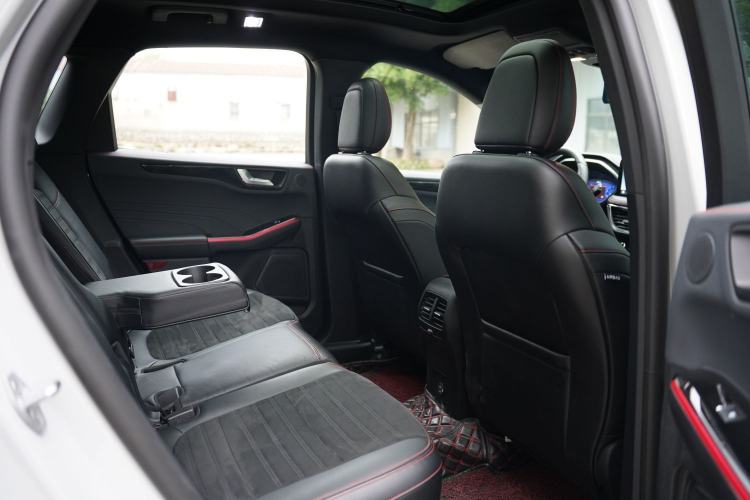 Used Ford Escape 2023 EcoBoost 245 Four-Wheel Drive ST-LINE Pro Trim Interior 10