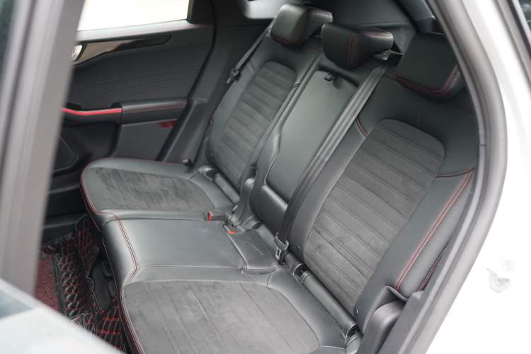 Used Ford Escape 2023 EcoBoost 245 Four-Wheel Drive ST-LINE Pro Trim Interior 12