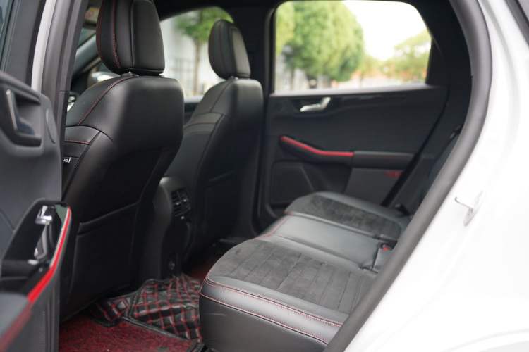 Used Ford Escape 2023 EcoBoost 245 Four-Wheel Drive ST-LINE Pro Trim Interior 14