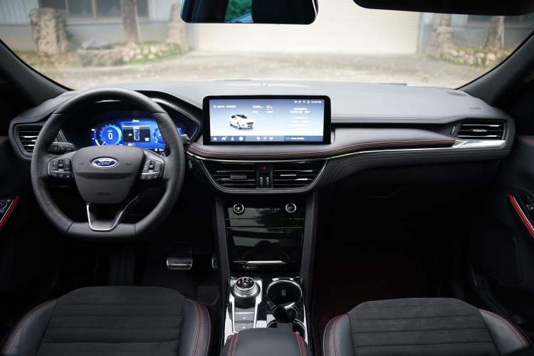Used Ford Escape 2023 EcoBoost 245 Four-Wheel Drive ST-LINE Pro Trim Interior 2