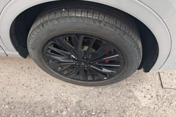 Used Ford Escape 2023 EcoBoost 245 Four-Wheel Drive ST-LINE Pro Trim Right Front Wheel Hub