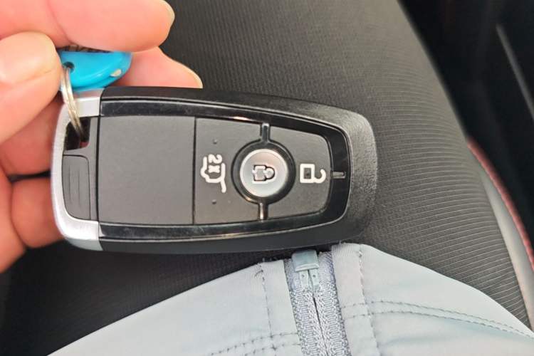 Used Ford Escape 2023 EcoBoost 245 Four-Wheel Drive ST-LINE Pro Trim Vehicle Key