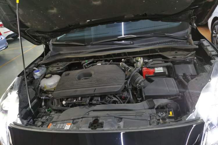 Used Ford Escape 2024 EcoBoost 245 Two-Wheel-Drive Titanium Edition Engine Bay