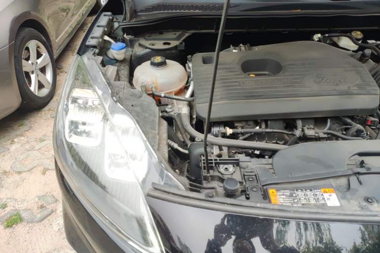 Used Ford Escape 2024 EcoBoost 245 Two-Wheel-Drive Xiangxiang Model Engine Bay Right