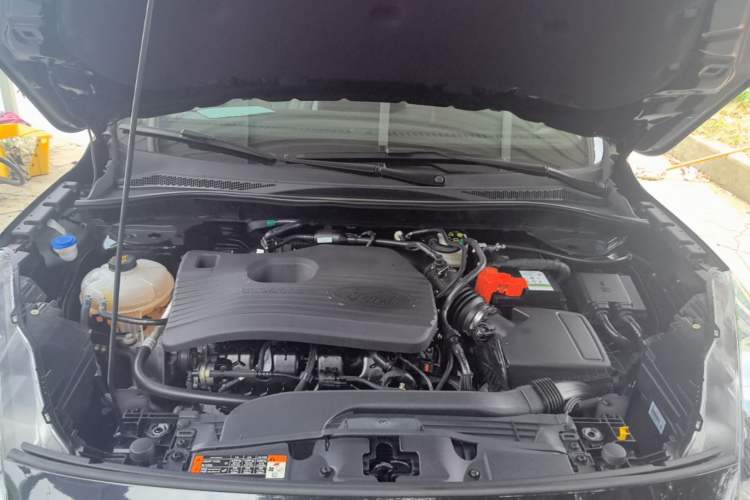 Used Ford Escape 2024 EcoBoost 245 Two-Wheel-Drive Comfort Edition Engine Bay