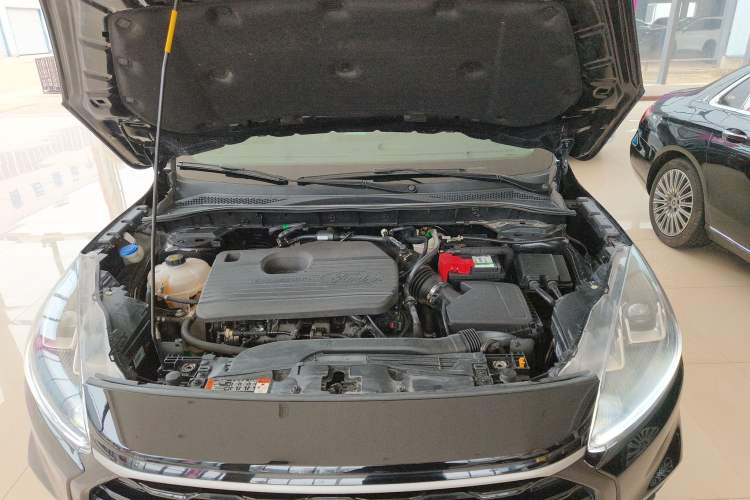 Used Ford Escape 2024 EcoBoost 245 Two-Wheel-Drive Comfort Edition Engine Bay
