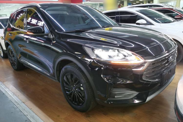 Used Ford Escape 2024 EcoBoost 245 Two-Wheel-Drive Titanium Edition Exterior 2