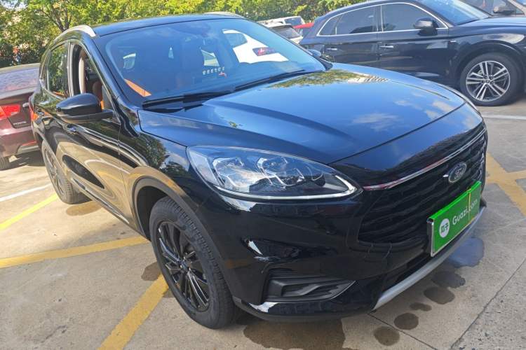 Used Ford Escape 2024 EcoBoost 245 Two-Wheel-Drive Titanium Edition Exterior 2