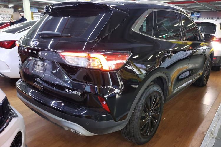 Used Ford Escape 2024 EcoBoost 245 Two-Wheel-Drive Titanium Edition Exterior 5