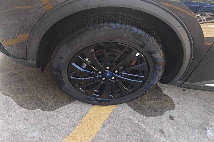 Used Ford Escape 2024 EcoBoost 245 Two-Wheel-Drive Titanium Edition Exterior 7