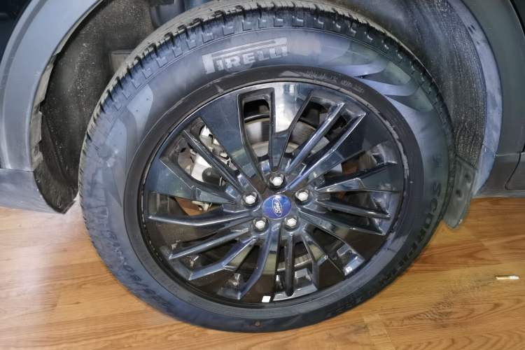 Used Ford Escape 2024 EcoBoost 245 Two-Wheel-Drive Titanium Edition Exterior 8