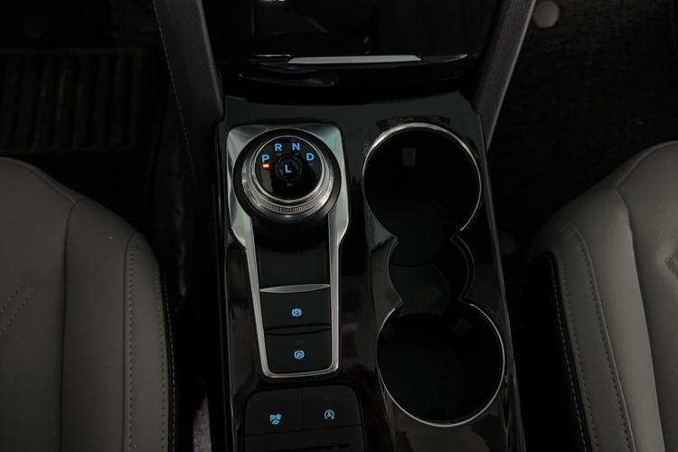 Used Ford Escape 2024 EcoBoost 245 Two-Wheel-Drive Titanium Edition Gear Lever