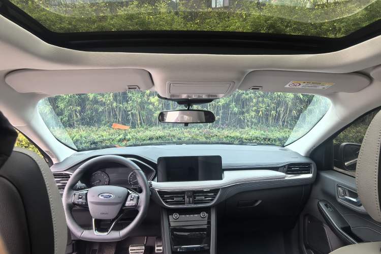 Used Ford Escape 2024 EcoBoost 245 Four-Wheel Drive Prestige Model Interior 2