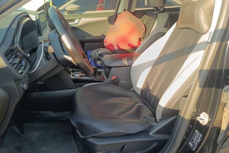 Used Ford Escape 2024 EcoBoost 245 Two-Wheel-Drive Titanium Edition Left Front Seat