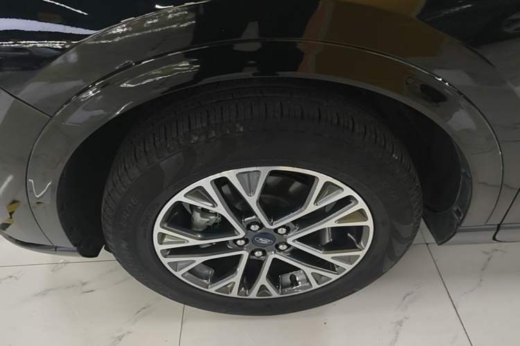 Used Ford Escape 2024 EcoBoost 245 Two-Wheel-Drive Xiangxiang Model Left Front Wheel Hub