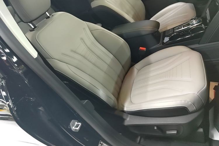Used Ford Escape 2024 EcoBoost 245 Two-Wheel-Drive Xiangxiang Model Right Front Seat