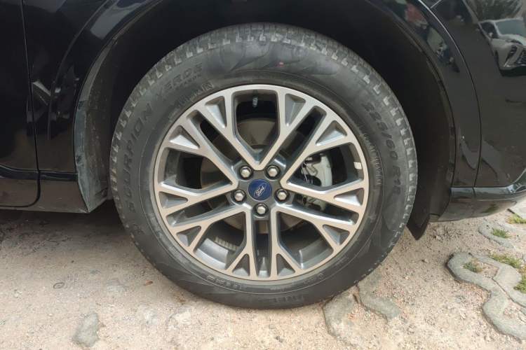 Used Ford Escape 2024 EcoBoost 245 Two-Wheel-Drive Xiangxiang Model Right Front Wheel Hub