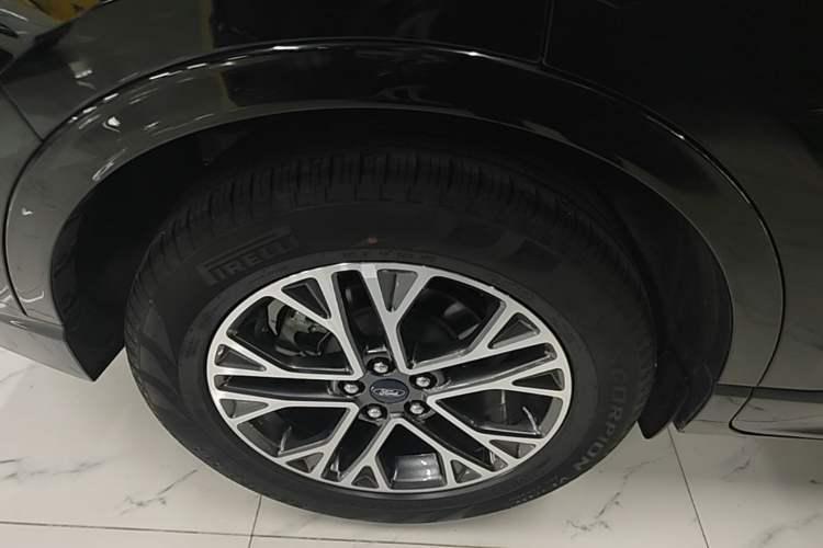 Used Ford Escape 2024 EcoBoost 245 Two-Wheel-Drive Xiangxiang Model Right Rear Wheel Hub