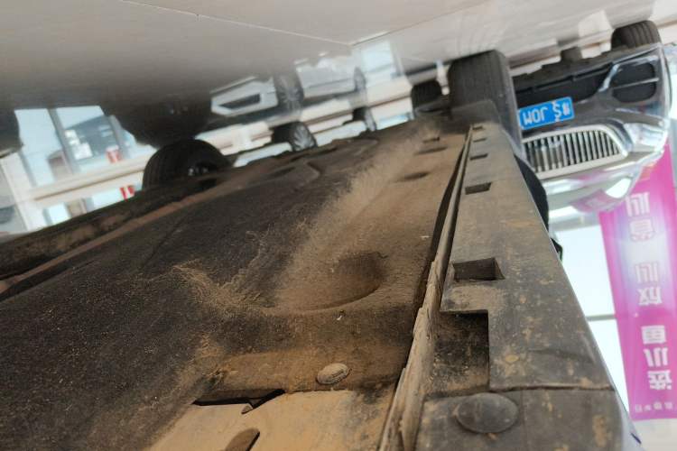 Used Ford Escape 2024 EcoBoost 245 Two-Wheel-Drive Comfort Edition Right Side Sill