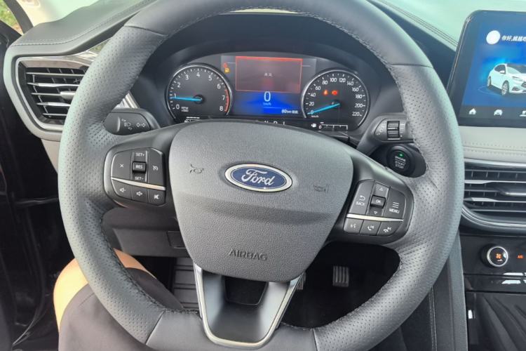 Used Ford Escape 2024 EcoBoost 245 Two-Wheel-Drive Comfort Edition Steering Wheel