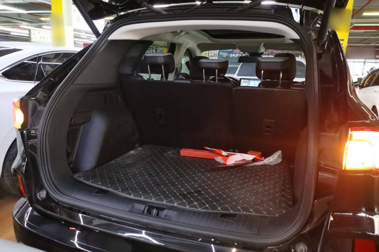 Used Ford Escape 2024 EcoBoost 245 Two-Wheel-Drive Titanium Edition Trunk