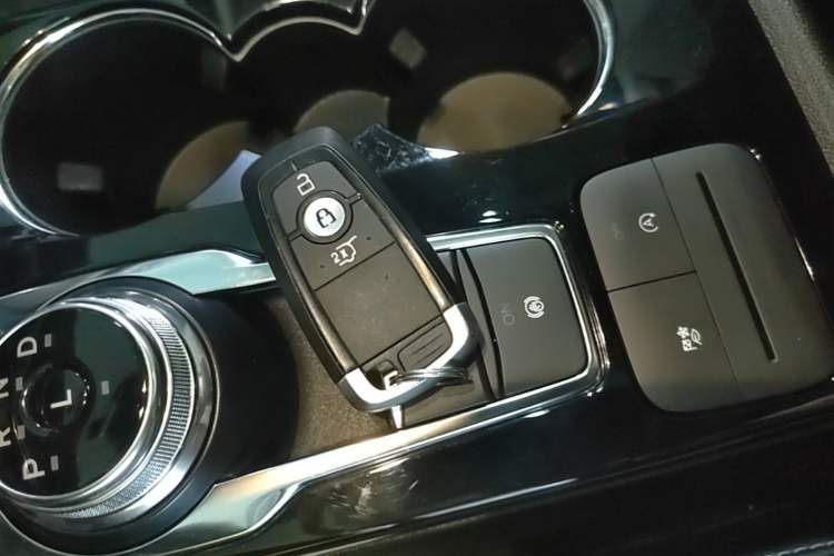 Used Ford Escape 2024 EcoBoost 245 Two-Wheel-Drive Xiangxiang Model Vehicle Key