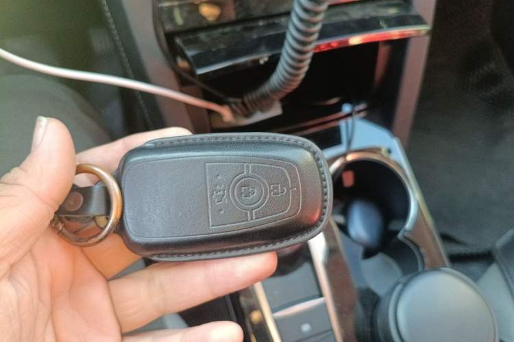 Used Ford Escape 2024 EcoBoost 245 Two-Wheel-Drive Titanium Edition Vehicle Key