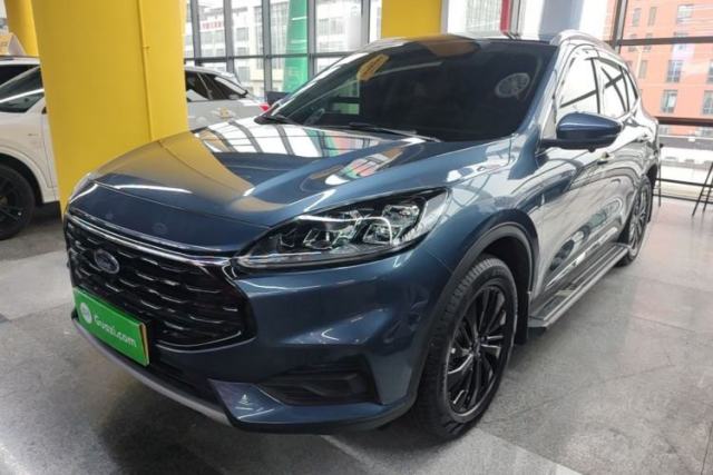 Ojetý Ford Escape 2024 EcoBoost 245 Two-Wheel-Drive Titanium Edition