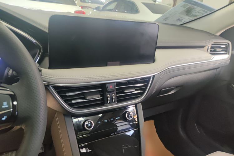 Used Ford Escape 2024 EcoBoost 245 Two-Wheel-Drive Xiangxiang Model Audio And AC Panel