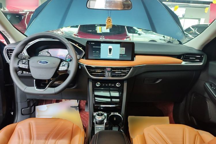 Used Ford Escape 2024 EcoBoost 245 Two-Wheel-Drive Titanium Edition Center Console