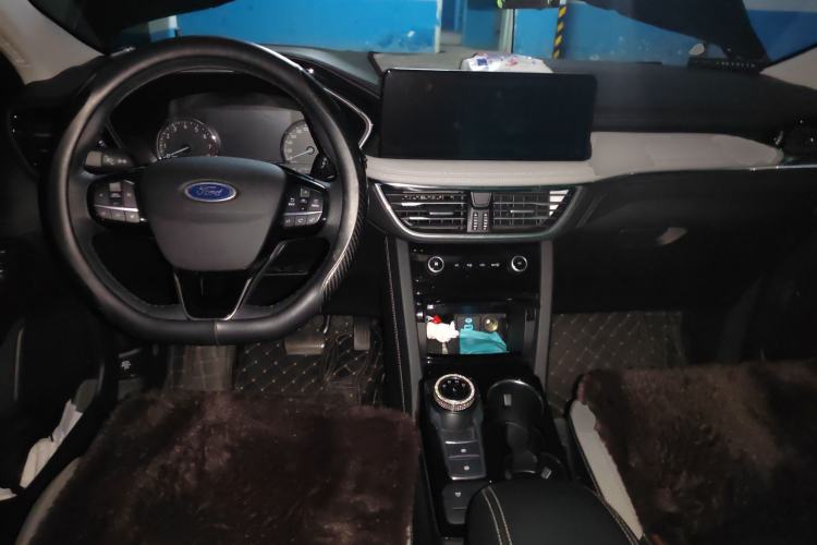Used Ford Escape 2024 EcoBoost 245 Two-Wheel-Drive Titanium Edition Center Console