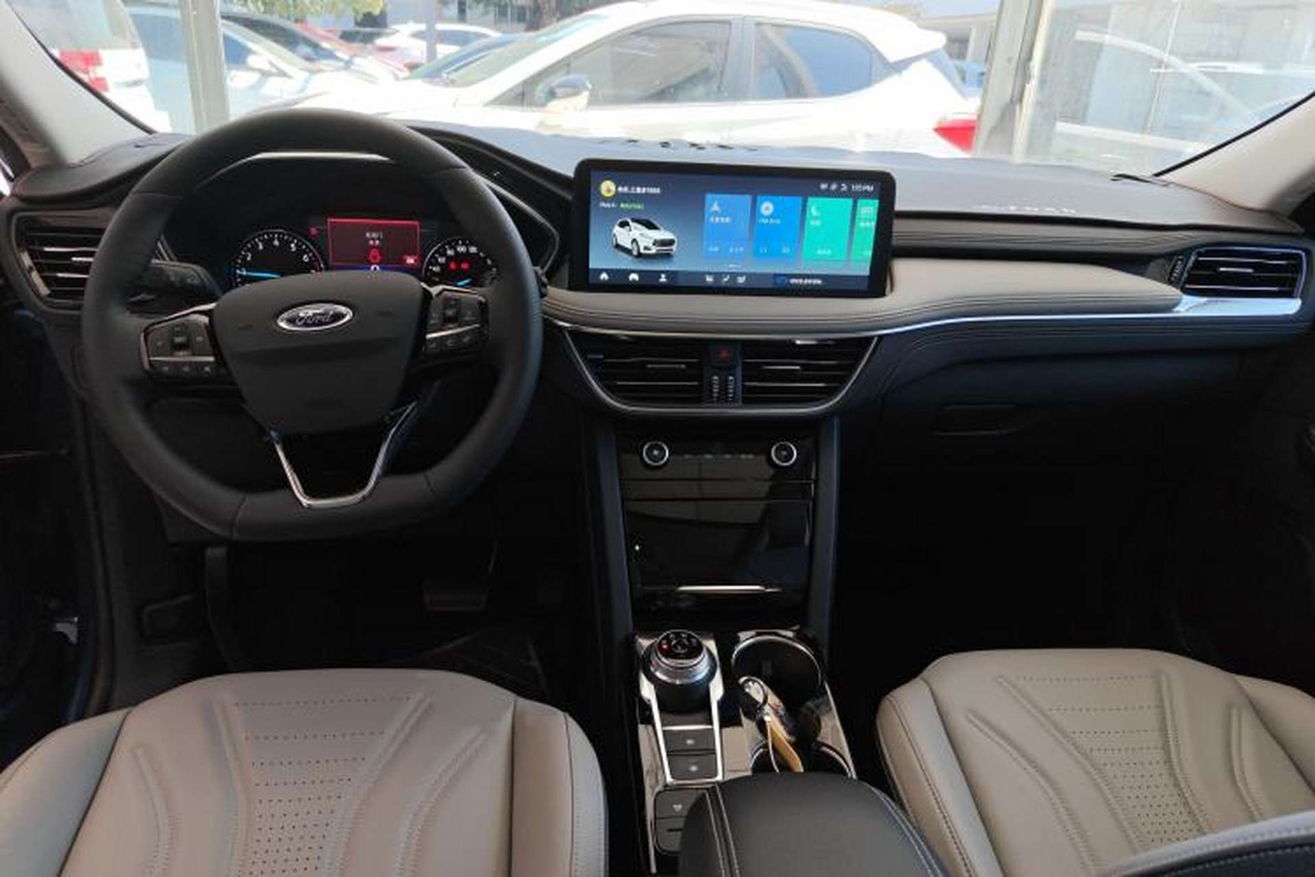 Used Ford Escape 2024 EcoBoost 245 Two-Wheel-Drive Titanium Edition Center Console