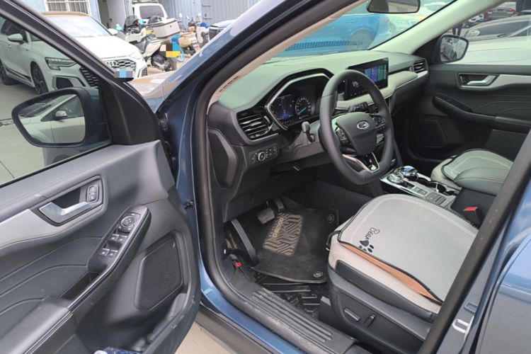 Used Ford Escape 2024 EcoBoost 245 Four-Wheel Drive Prestige Model Driver Seat