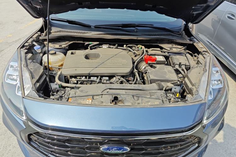 Used Ford Escape 2024 EcoBoost 245 Two-Wheel-Drive Titanium Edition Engine Bay