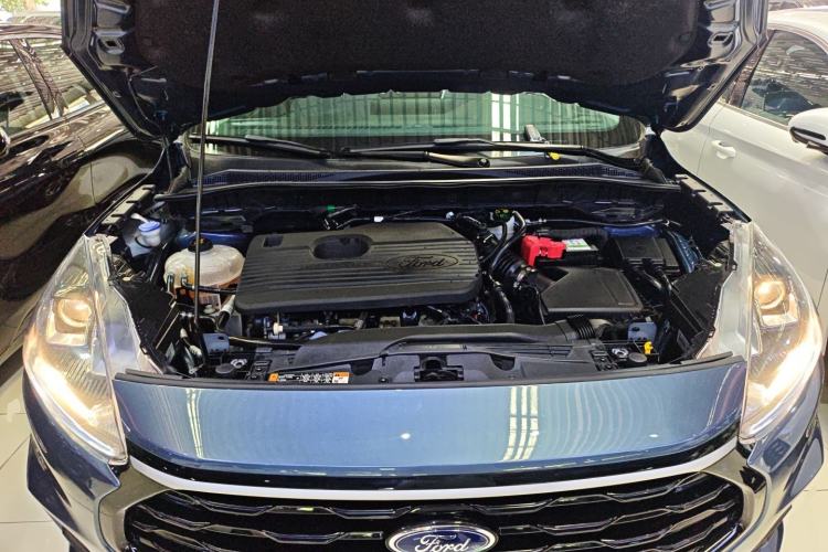 Used Ford Escape 2024 EcoBoost 245 Two-Wheel-Drive Comfort Edition Engine Bay