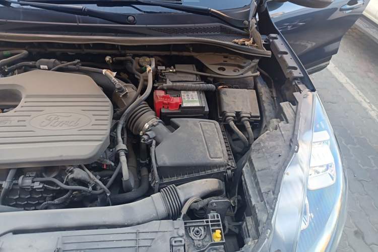 Used Ford Escape 2024 EcoBoost 245 Two-Wheel-Drive Titanium Edition Engine Bay Left