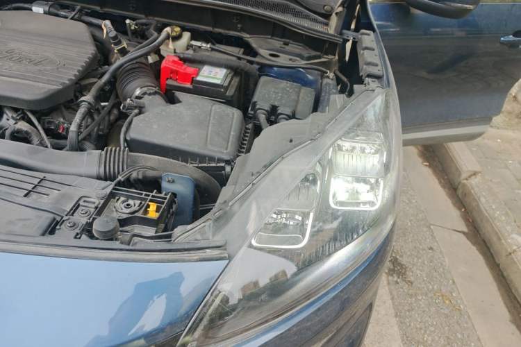 Used Ford Escape 2024 EcoBoost 245 Two-Wheel-Drive Titanium Edition Engine Bay Left