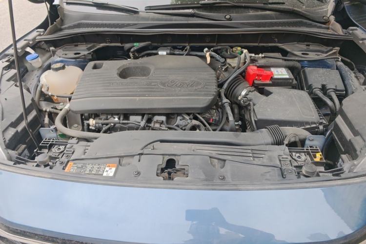 Used Ford Escape 2024 EcoBoost 245 Two-Wheel-Drive Titanium Edition Engine Bay