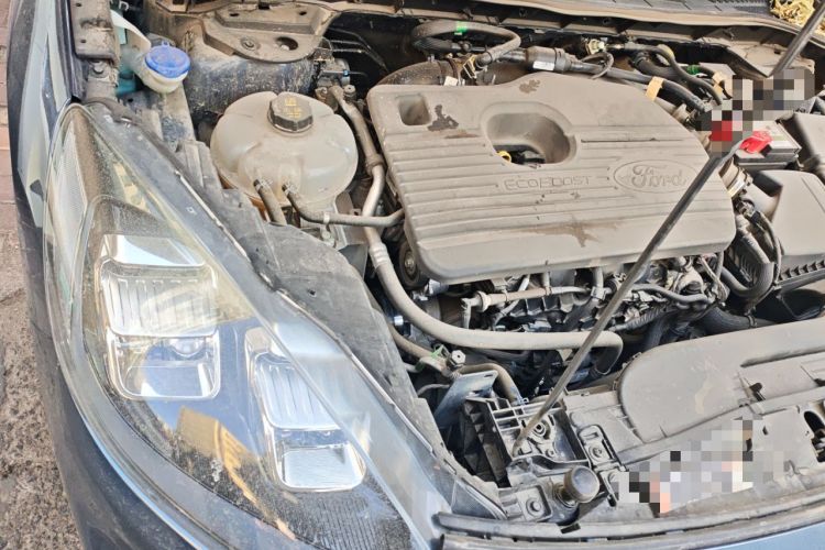 Used Ford Escape 2024 EcoBoost 245 Two-Wheel-Drive Titanium Edition Engine Bay Right