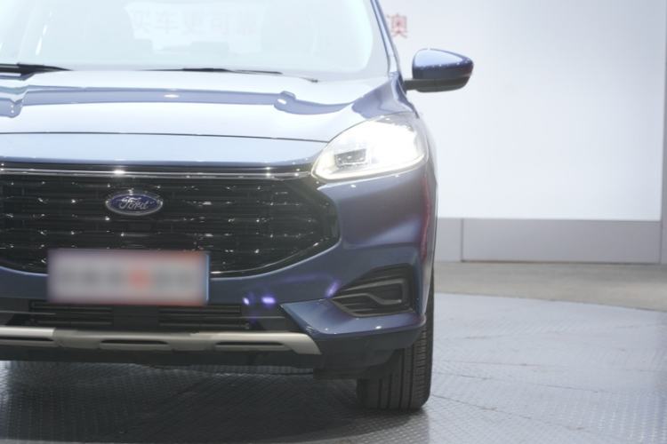 Used Ford Escape 2024 EcoBoost 245 Two-Wheel-Drive Titanium Edition Exterior 2