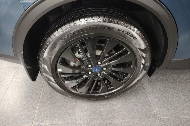 Used Ford Escape 2024 EcoBoost 245 Two-Wheel-Drive Titanium Edition Exterior 2