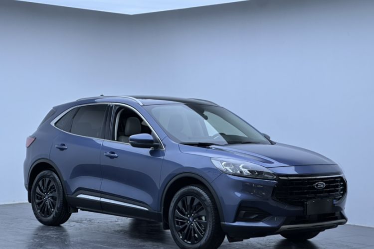 Used Ford Escape 2024 EcoBoost 245 Two-Wheel-Drive Titanium Edition Exterior 3
